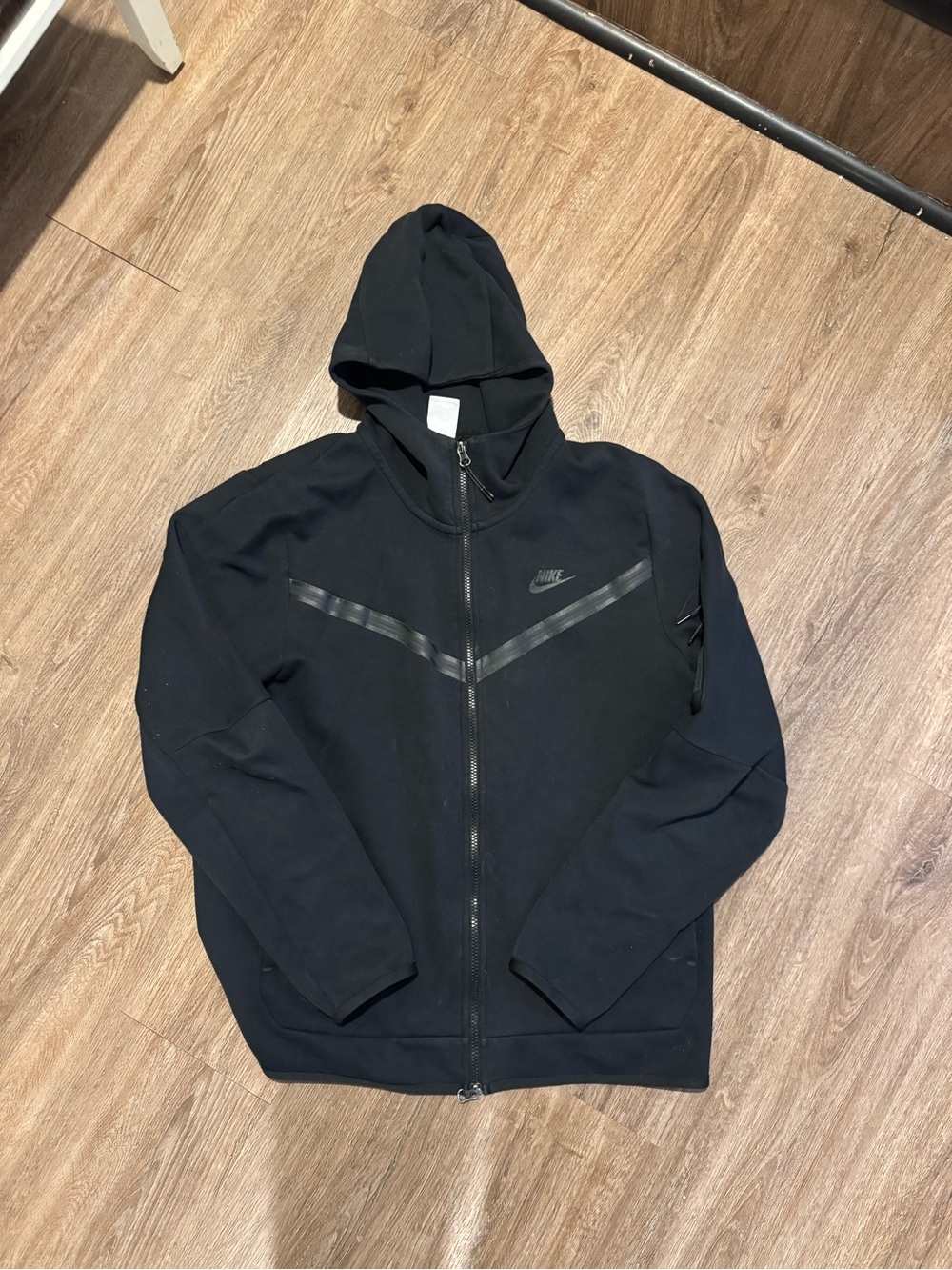 Nike Black Hooded Full-Zip Sweatshirt with Subtle Chevron